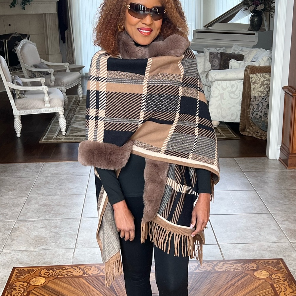 NWT Original, USA, gorgeous multicolor faux fur wrap. One size fits all. - Picture 6 of 17